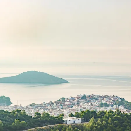 Poseidon Apartment *